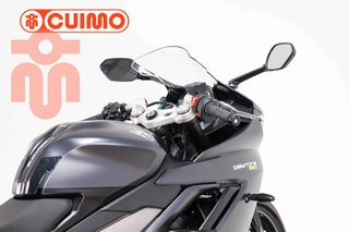 TRIUMPH DAYTONA 660