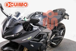 TRIUMPH DAYTONA 660