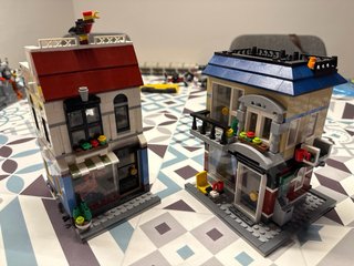 LEGO Creator Tienda Bicicletas y Cafetería 31026