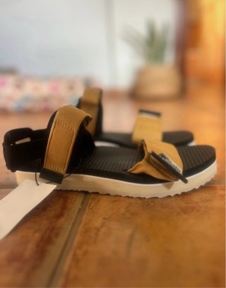 Sandalias Columbia Beige/Negro Talla 39 Nuevas