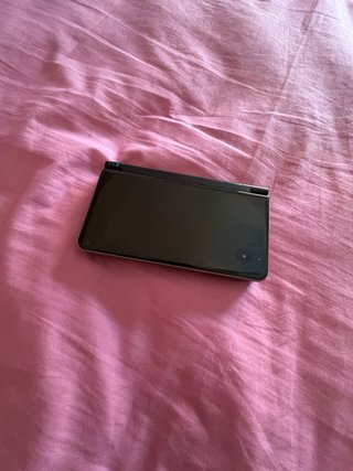 Nintendo DS XL Negra y Dorada