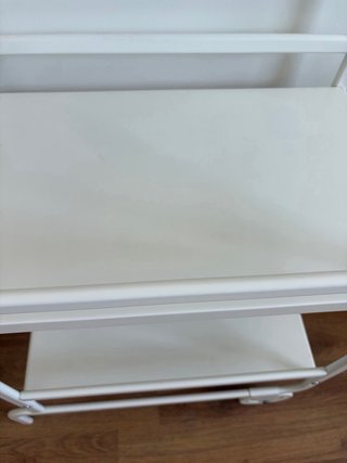 Camarera auxiliar metálico blanco