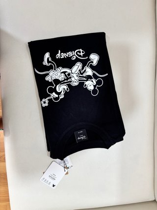 Camiseta Disney Mickey y Minnie Negra