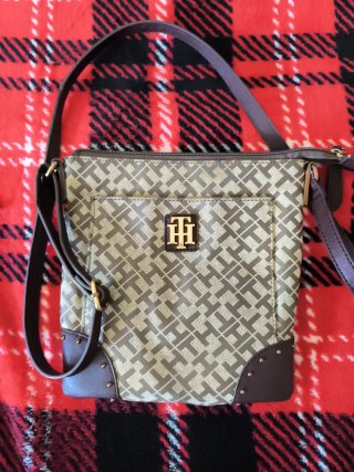 Bolso bandolera Tommy Hilfiger monograma