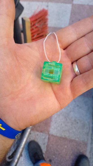 Cubo verde esmeralda Minecraft Kinder joy