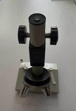 Microscopio Enosa con su caja