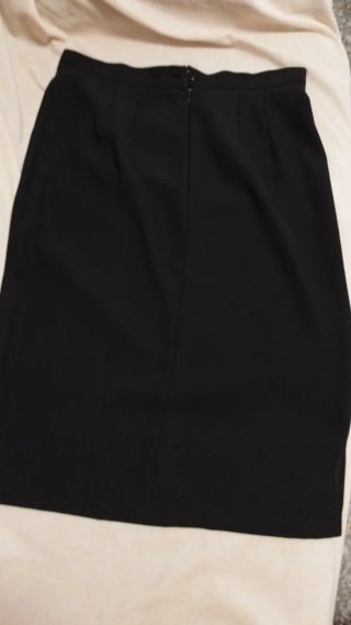 Falda Morada Mujer. Talla.M + Falda Negra T46