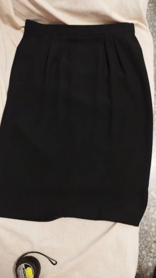 Falda Morada Mujer. Talla.M + Falda Negra T46