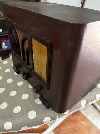 Radio antigua de madera estilo Art Déc Años 40 Vin