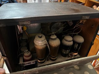 Radio antigua de madera estilo Art Déc Años 40 Vin