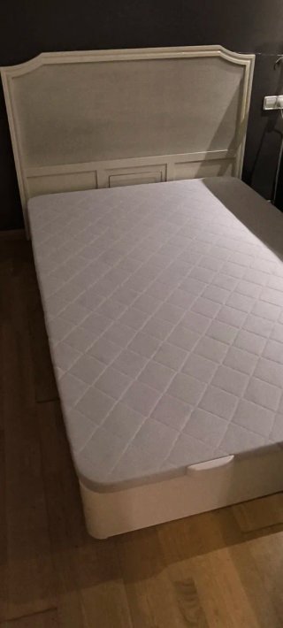 Colchón, canapé abatible y cabecero