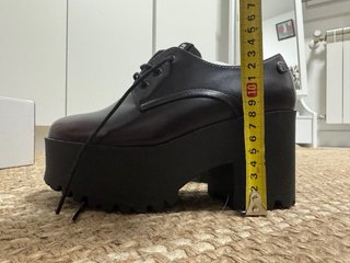 Zapatillas Mustang plataforma negras/rojas