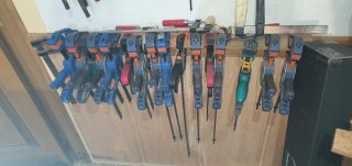 Lote de más de 25 sargentos de luthier