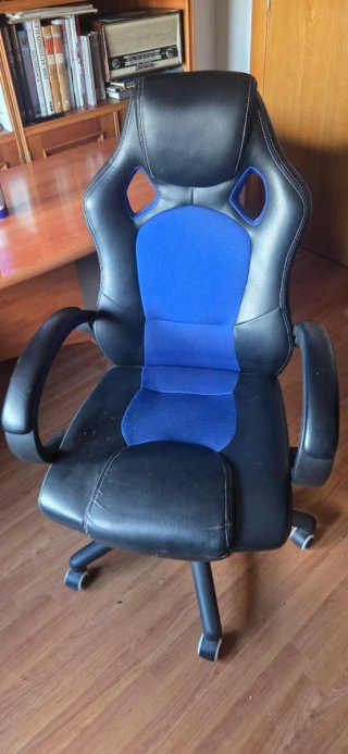 Silla gaming/ordenador negra y azul