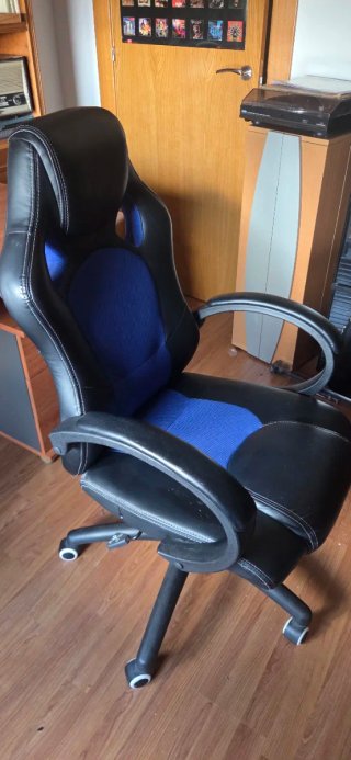 Silla gaming/ordenador negra y azul