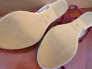 Sandalias cuña cordones granate 39