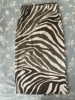 Falda midi Zara estampado cebra