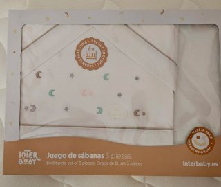 Lote cuna de viaje + sábanas + colchón