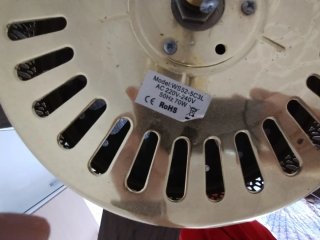 Ventilador de techo dorado y aspas madera  con luz