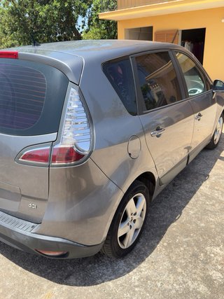 Renault Scenic 2012