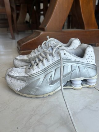 Scarpe Nike Shox Argento e Bianche