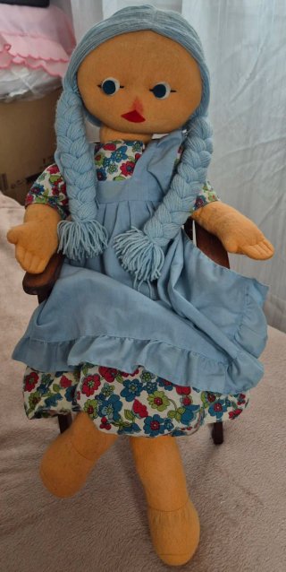 Muñeca de tela artesanal