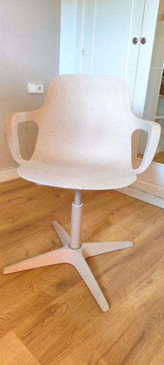 Silla giratoria IKEA ODGER beige/blanco