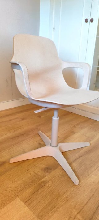 Silla giratoria IKEA ODGER beige/blanco