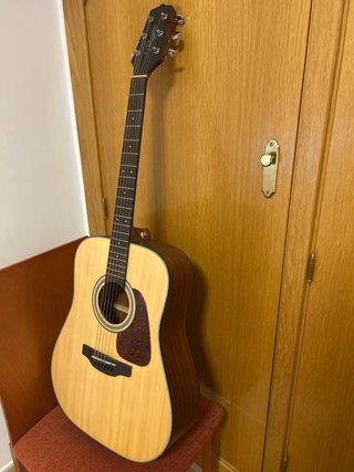 Guitarra Acústica Takamine nueva.