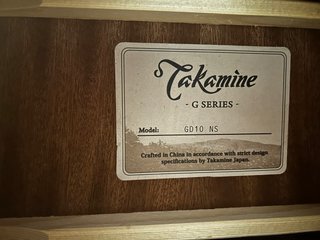 Guitarra Acústica Takamine nueva. Con funda 240 €.