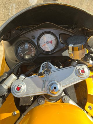 Suzuki SV 650 S Amarilla A2