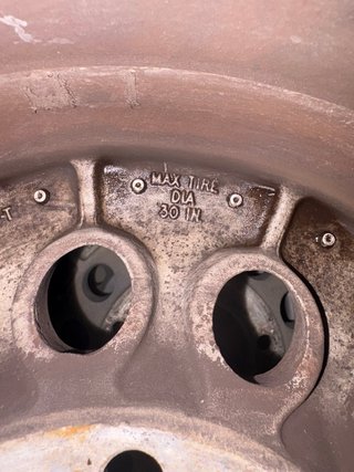 5 llantas 15x8.5JJ / 5x139 + 4 neumáticos