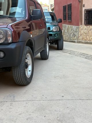 5 llantas 15x8.5JJ / 5x139 + 4 neumáticos
