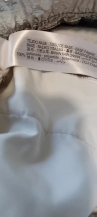 Pantalón metalizado Zara