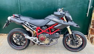 Ducati Hypermotard 1100S carbono