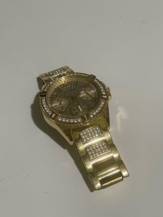 Reloj Guess Dorado con Cristales