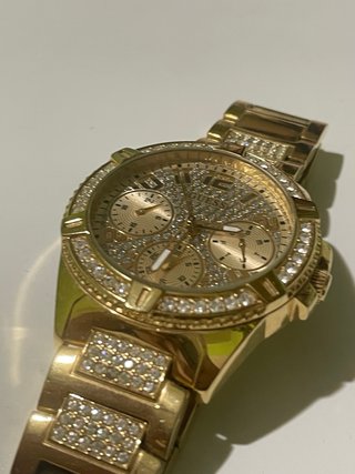 Reloj Guess Dorado con Cristales