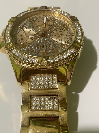 Reloj Guess Dorado con Cristales