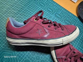 Zapatillas Converse T39 color granate