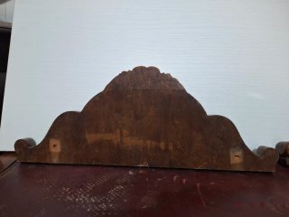 Alzatine in legno intagliato