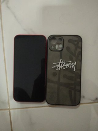 iPhone 13 Rojo 79% Batería