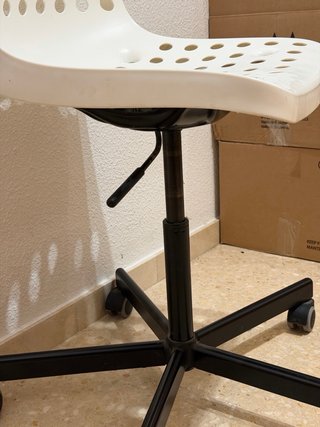 Silla de escritorio con ruedas y altura regulable