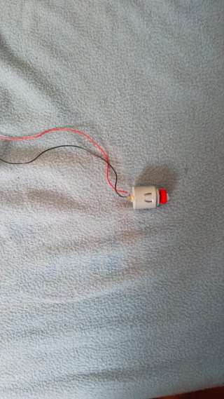 Motor eléctrico Opitec 224035 con piñón y cables
