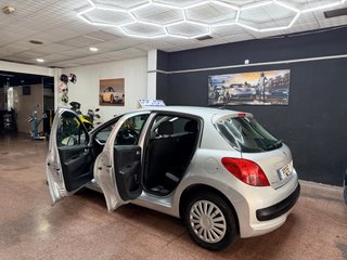 Peugeot 207 2006