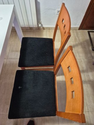Mesa extensible y 4 sillas madera