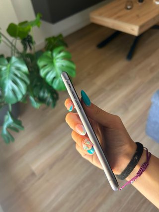 iPhone 11 Lila 128GB + Fundas