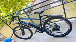 Bicicleta Eléctrica Azul y Negra