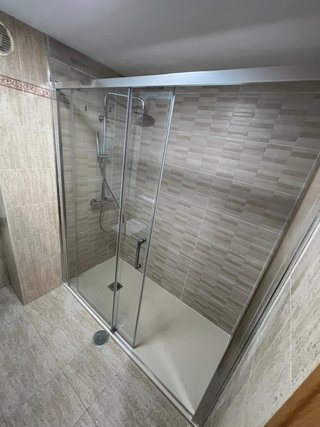 Cambio bañera por plato Reforma baño A Coruña