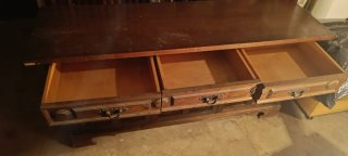 Mueble madera 3 puertas cuarterones