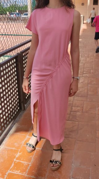 Vestido asimétrico de Zara